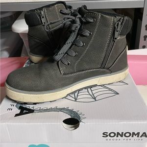 Boys Sonoma Grey Boots Size 3 Great Condition!